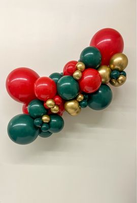 Christmas Grab and Go Balloon Garland