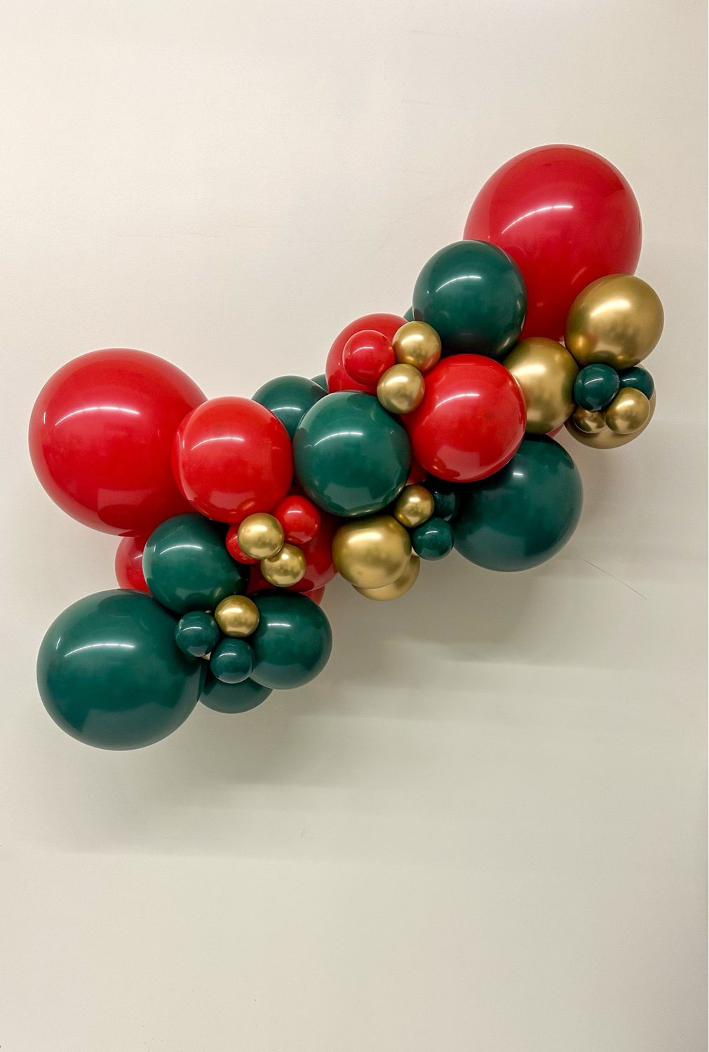 Christmas Grab and Go Balloon Garland