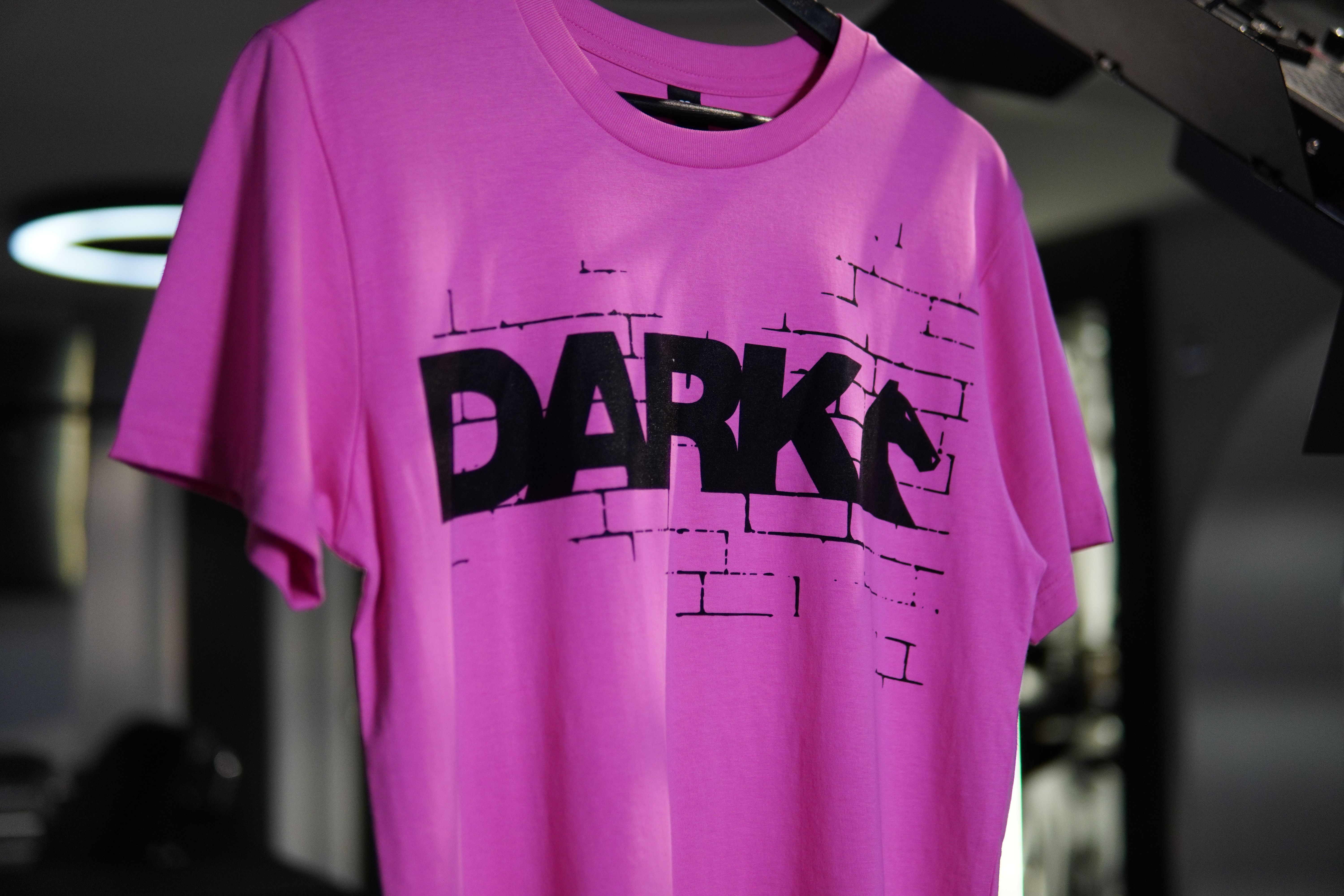 Dark Horse Tee Pink