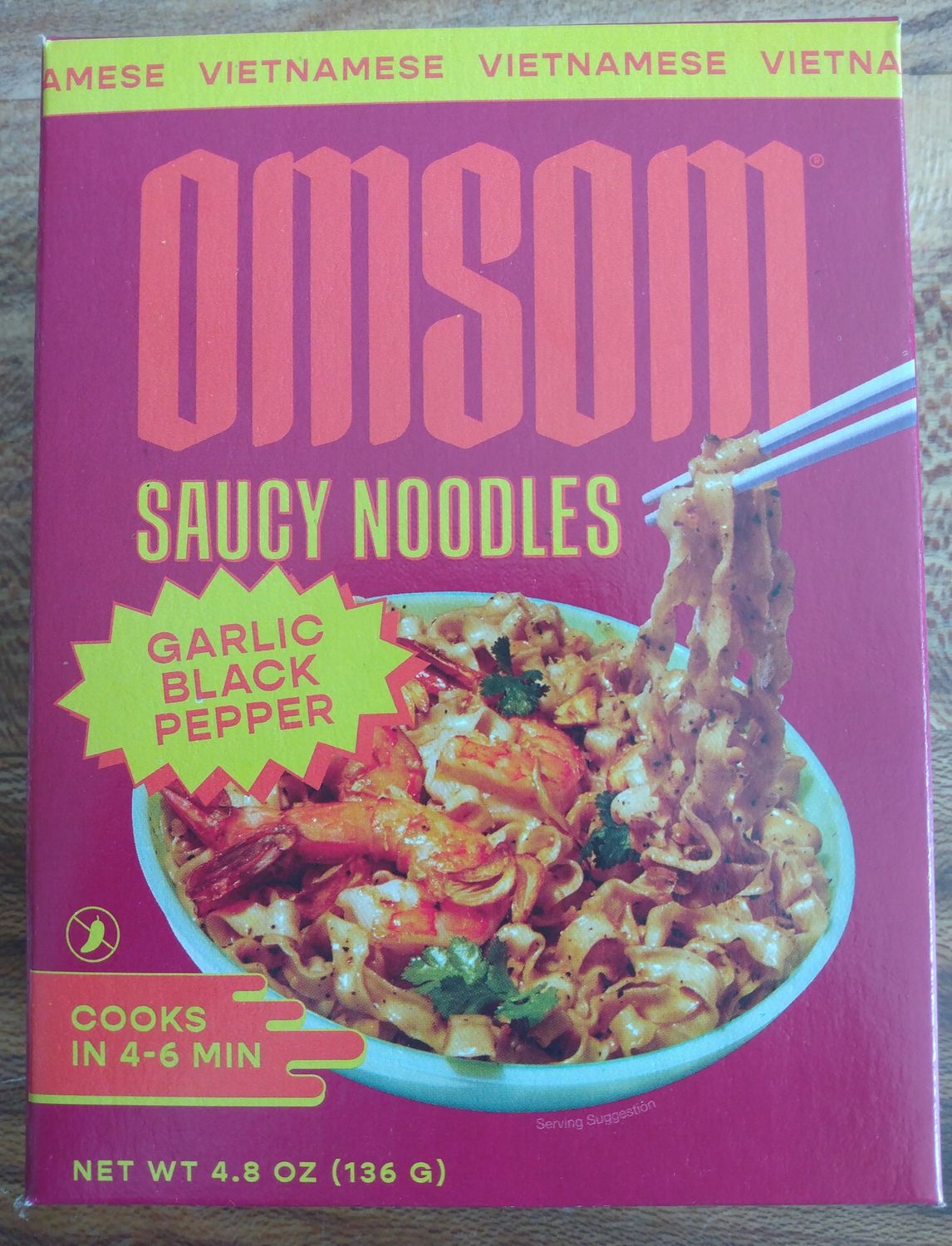 Omsom Garlic Black Pepper Saucy Noodles