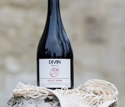 DIVIN &#39;Vigneron&#39; Pinot Noir