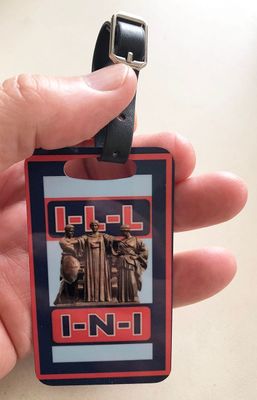 Item.X.109.Alma Mater-Themed Luggage Tag (2