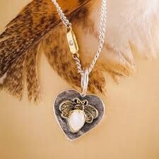 BEE LOVED AMULET PENDANT