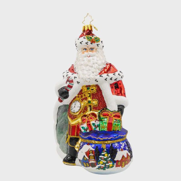A REGAL CHRISTMAS ORNAMENT