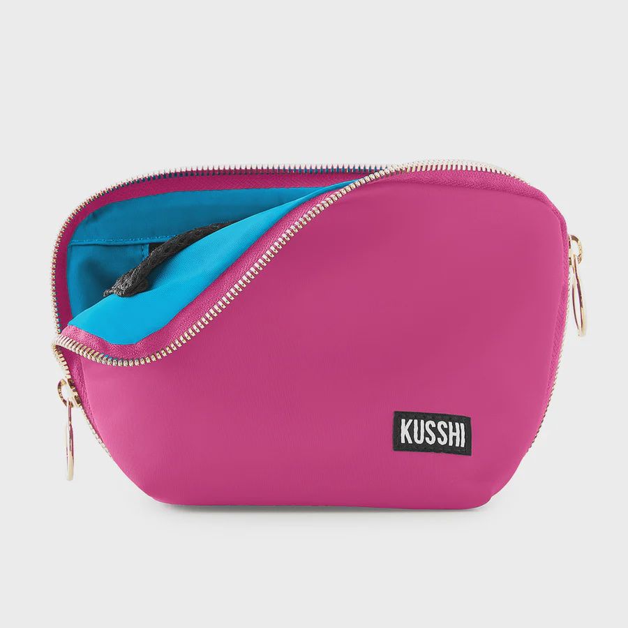 EVERYDAY MAKEUP BAG LIGHT BLUE