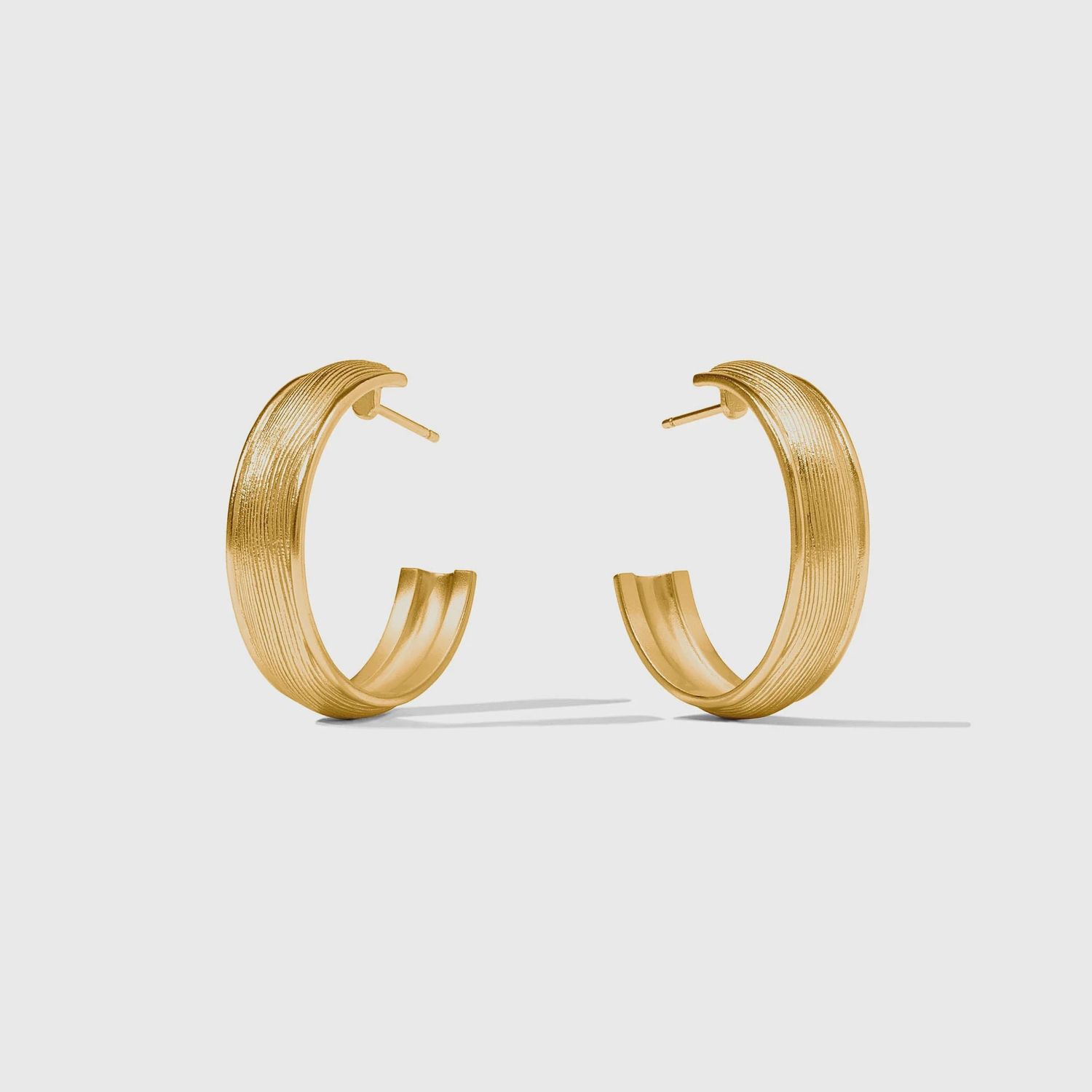 COBBLESTONE HOOP GOLD EARRING MEDIUM