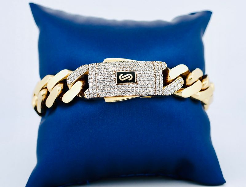Brazalete Monaco 10k Dimensiones 7.5" x 13mm Peso 18.5g MA1015497