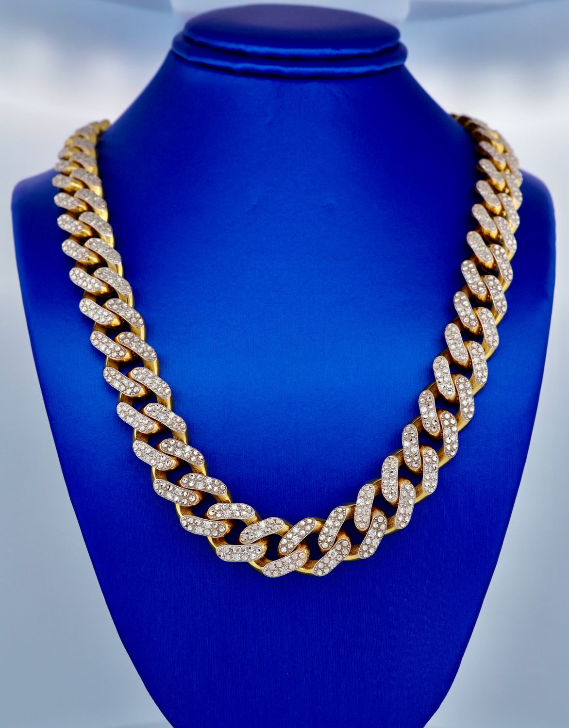 Cadena Monaco Diamante Real 14k 
Dimensiones 24" x 11mm
Peso 45.8g
CA1015149