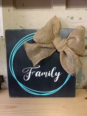 Family Wooden Sign With Bow