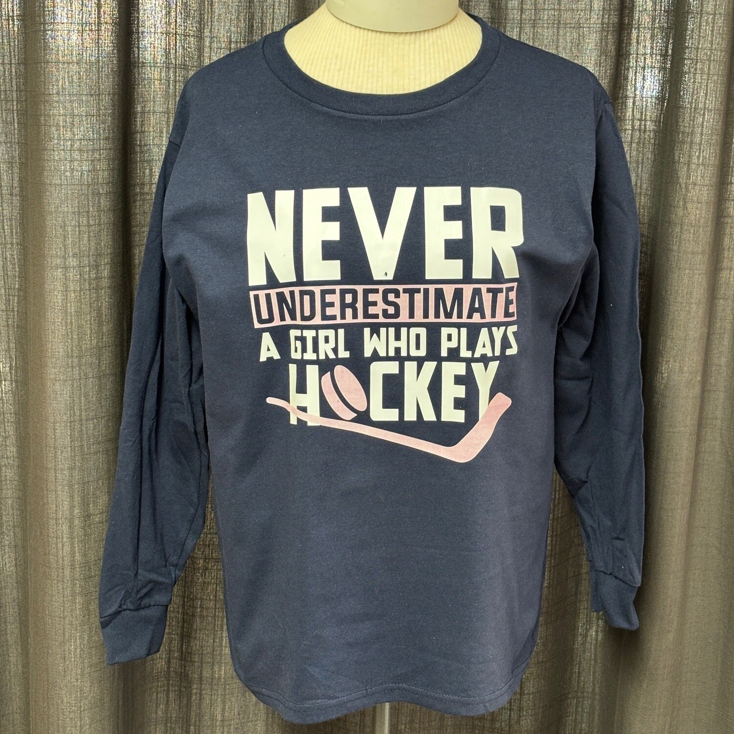 Never Underestimate a Girl Who Plays Hockey Design for Youth Shirt