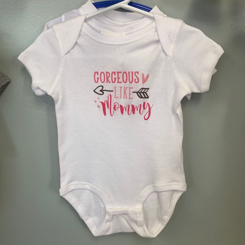 Gorgeous Like Mommy Infant Shirt Design