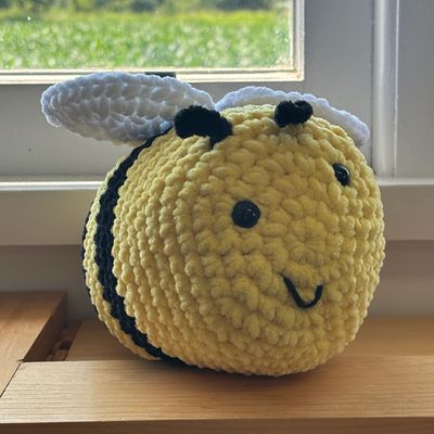 Bee Plushie