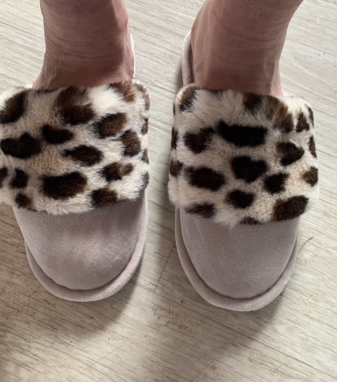 3040 Closed Toe Slippers, Color: Animal, Size: S