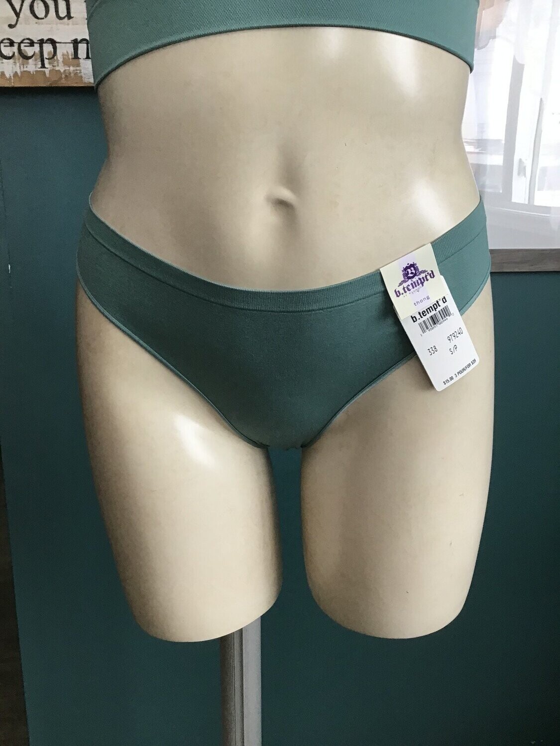 979240 Thong, Color: Trellis (338), Size: S