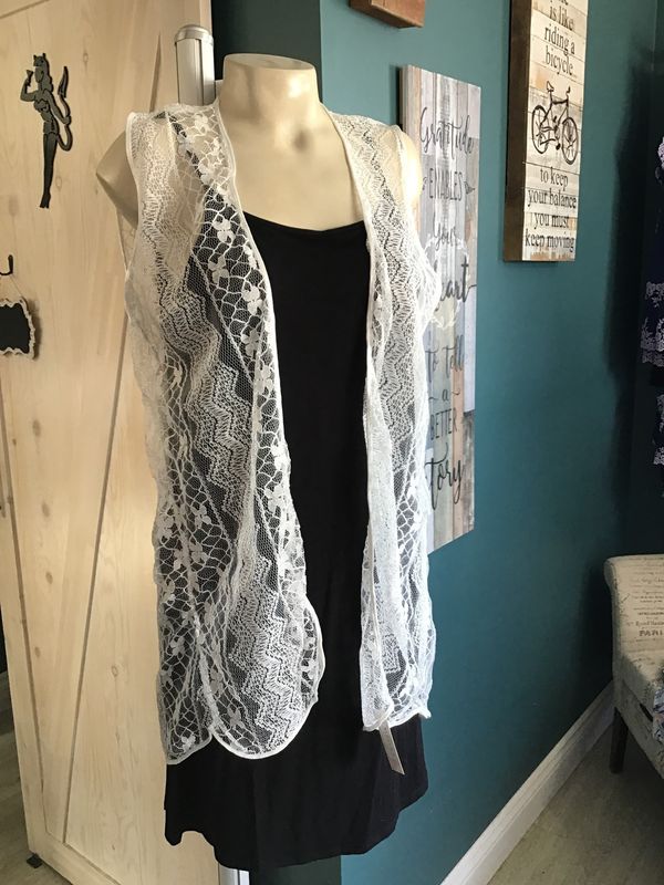 471597 Lace Kimono