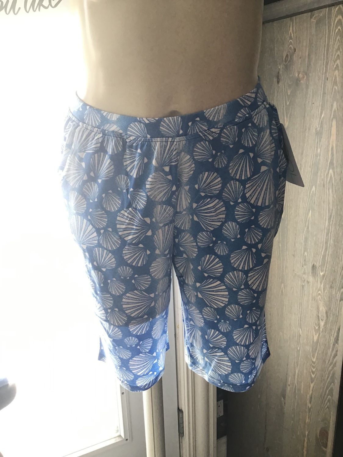 C221400T414 Bermudas w Pockets