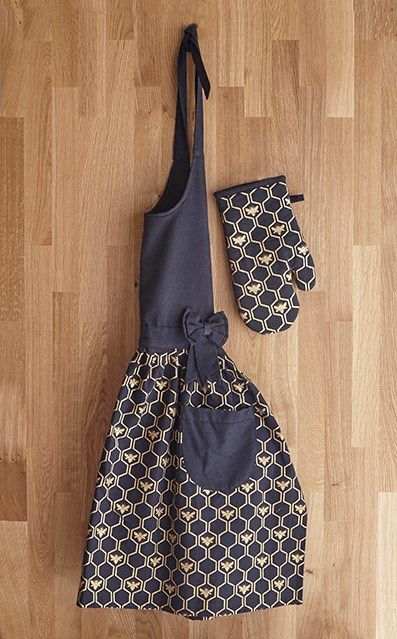 Bee Line Kelly Apron Black