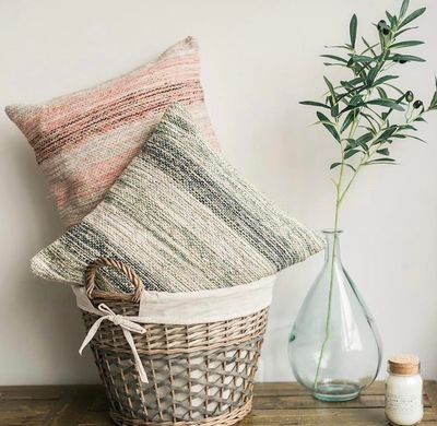 Cushions/Throws