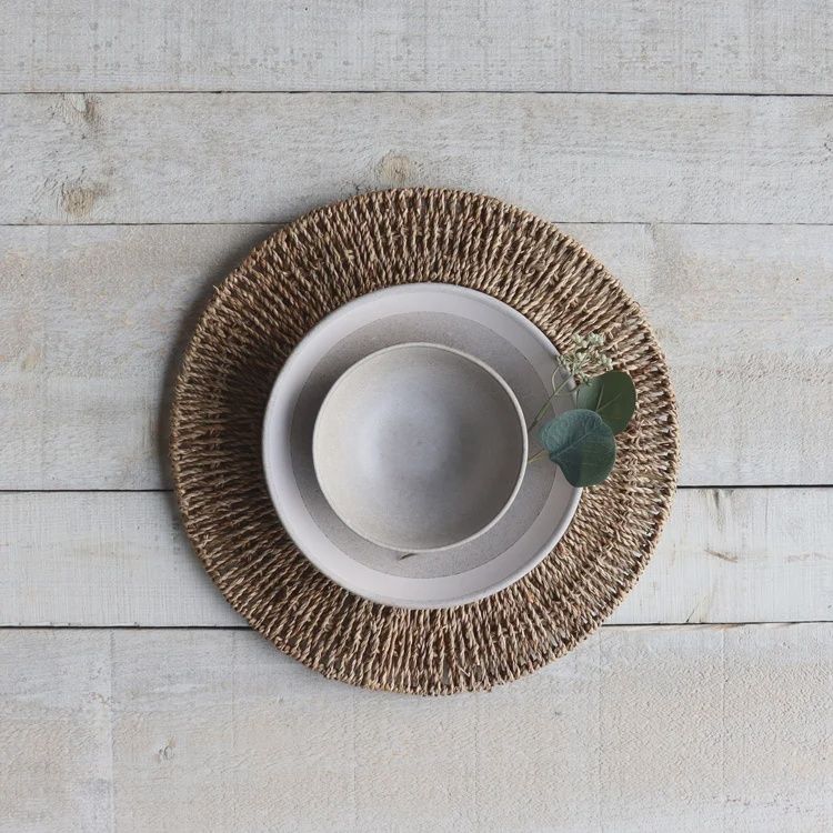 Round Seagrass Charger Natural