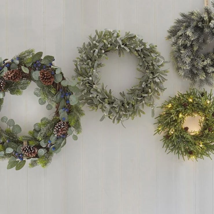 Mistletoe Wreath Green