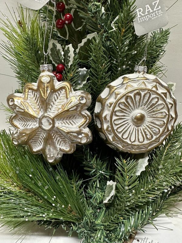 Gold/White Antique Ornament