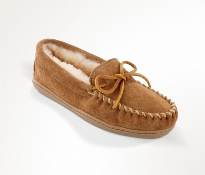 Minnetonka Sheepskin Hard Sole   #3341/#3345