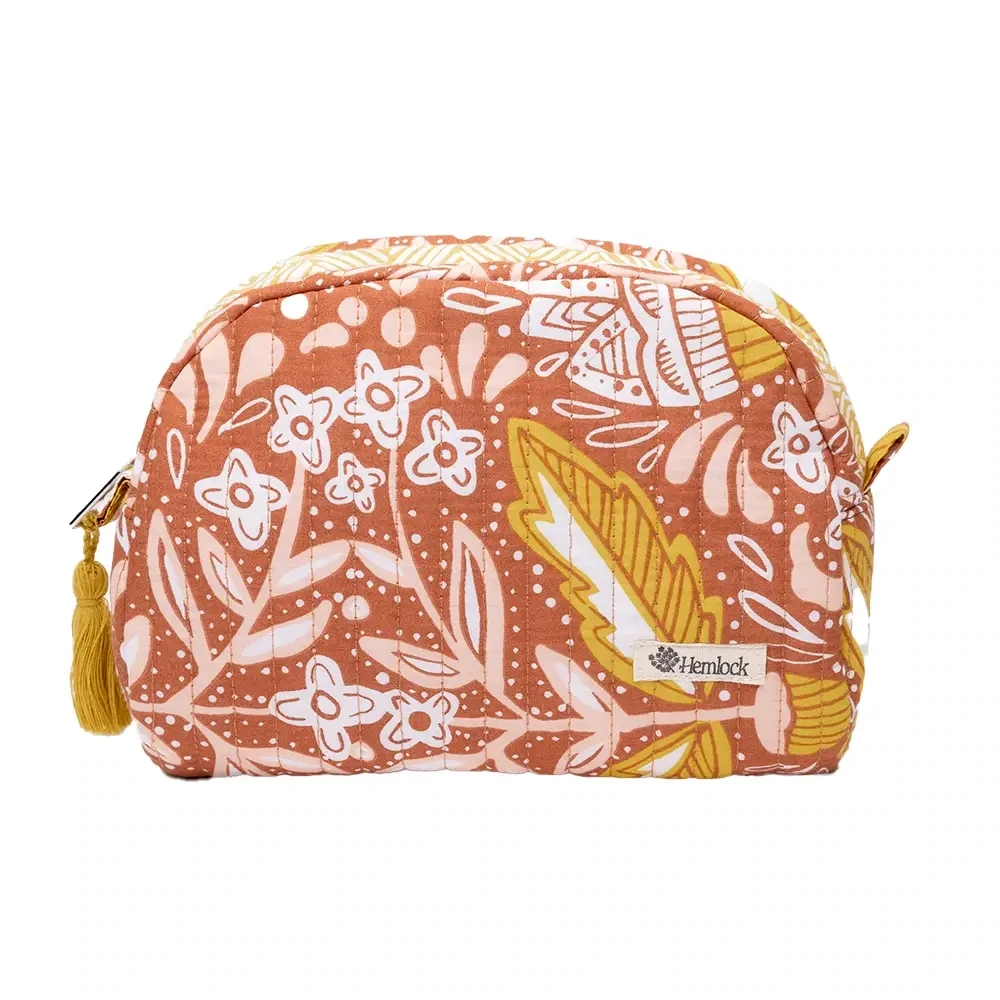 scallop zipper pouch