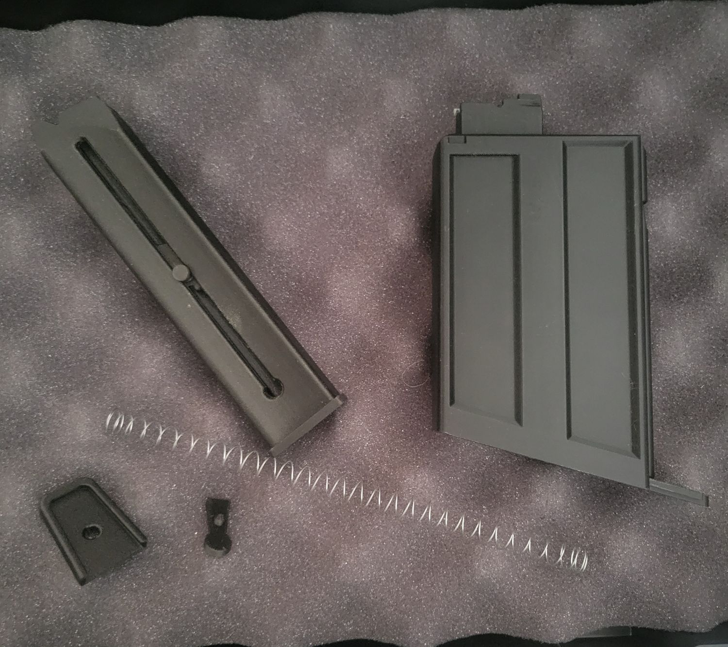 SY22 or SR722 Magazine Spring