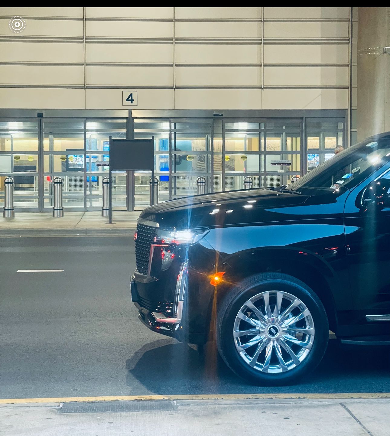 AIRPORT PICK UP & DROP OFF