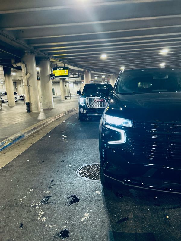 AIRPORT PICK UP & DROP OFF