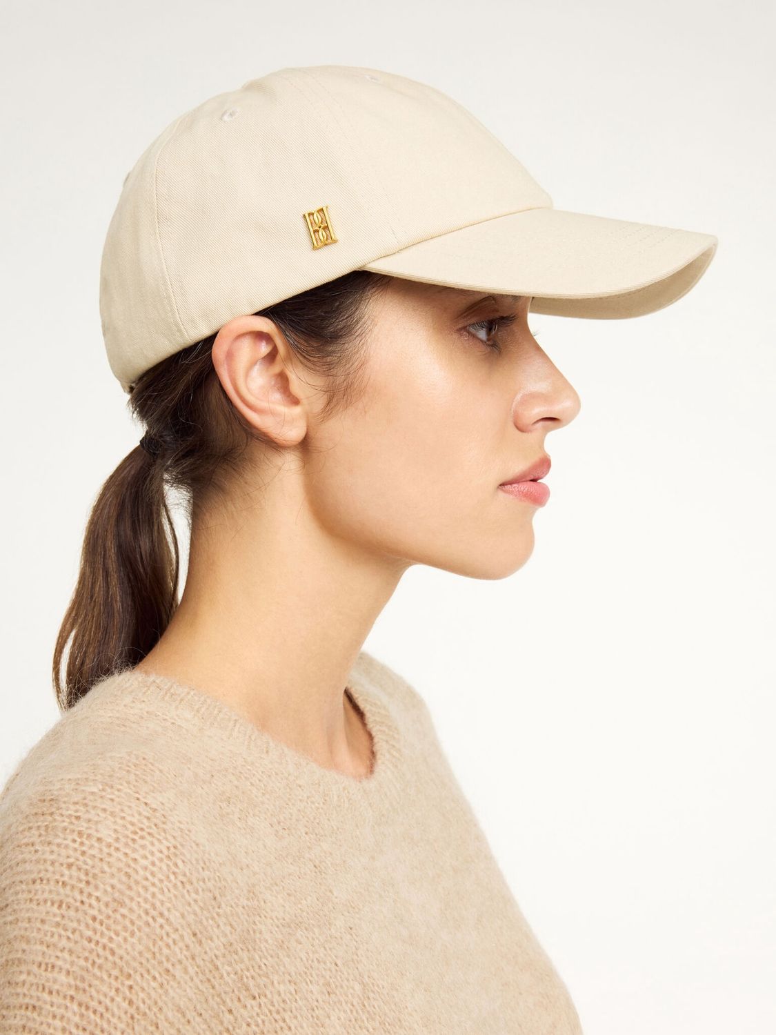 Aubriela Cap