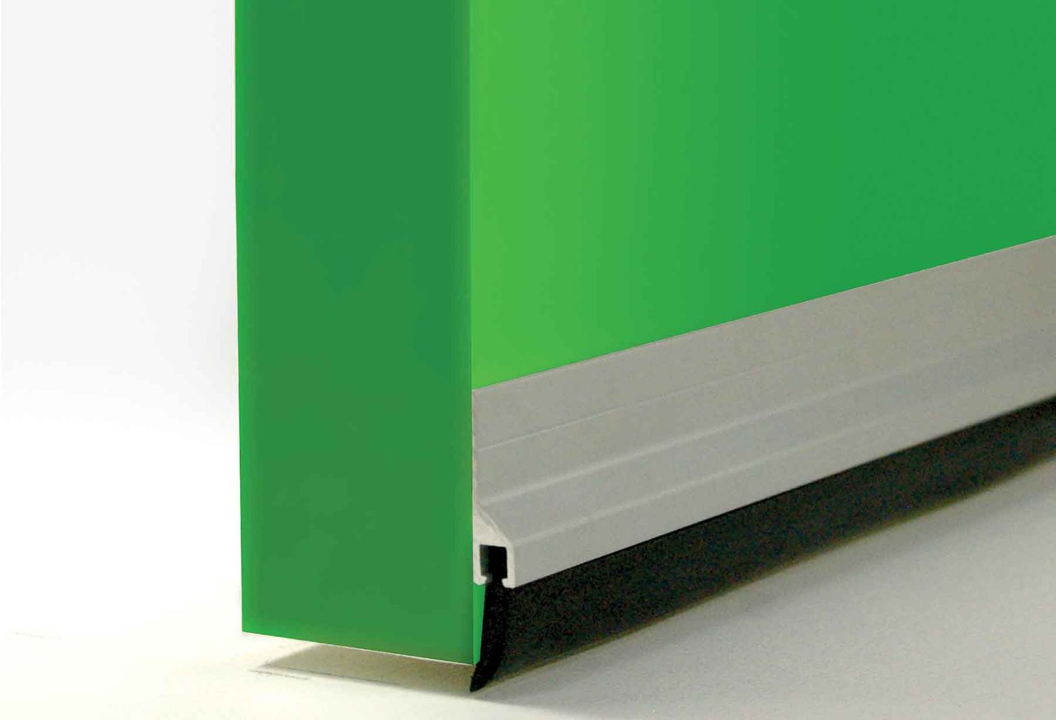 CM5 Aluminium door seal with rubber insert Clear