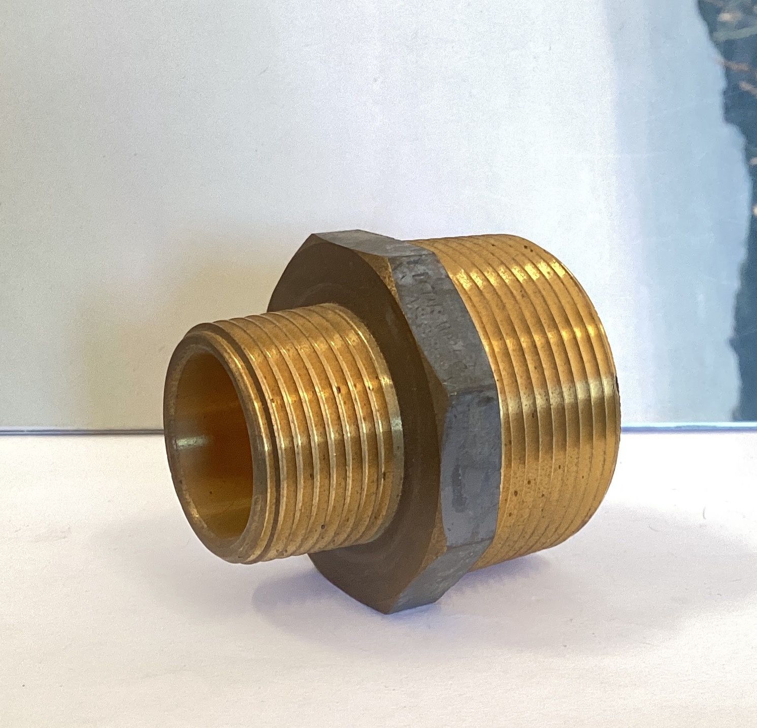 Brass nipple 11/2" x 1"