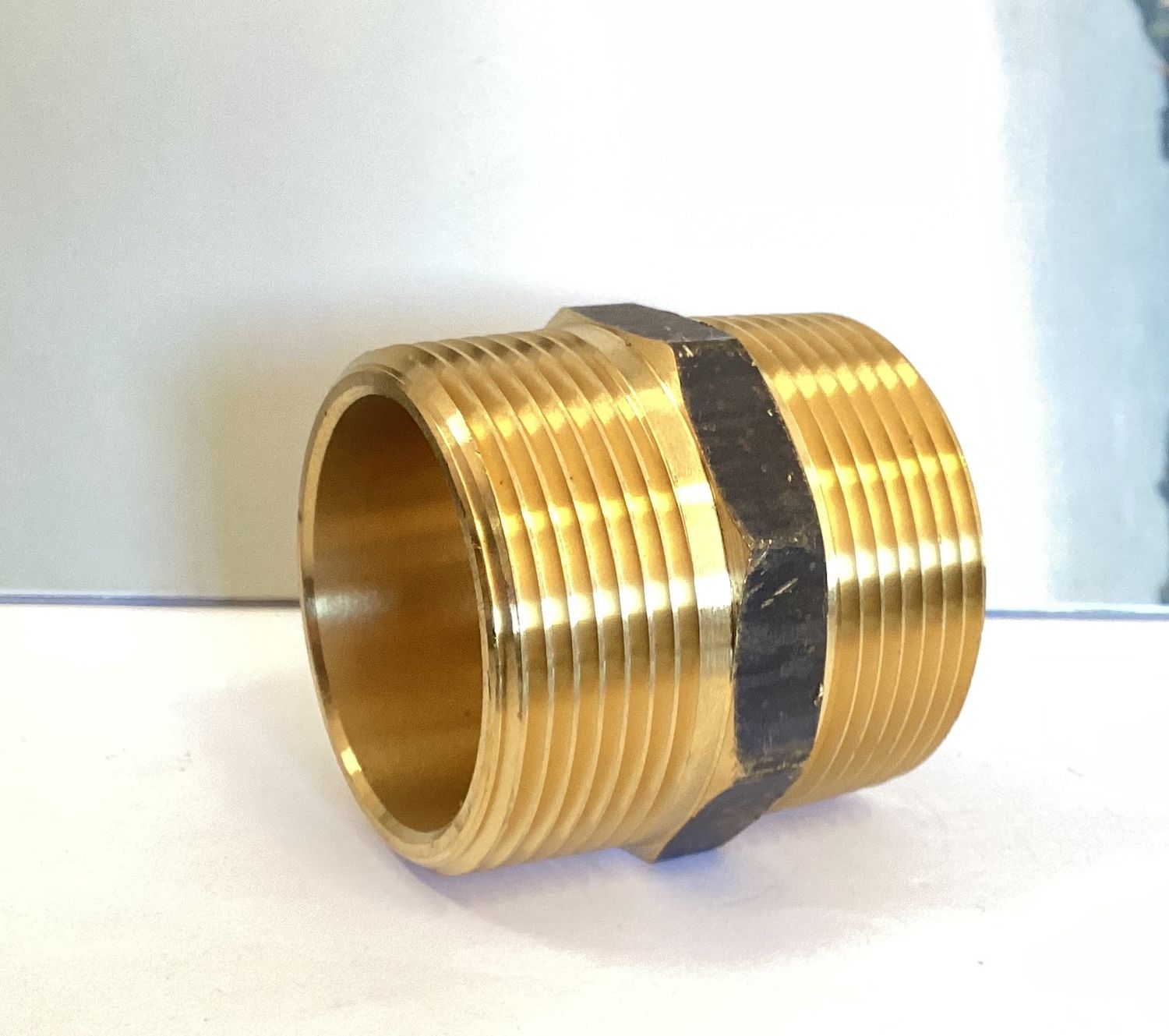 Brass nipple 11/2"