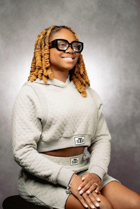 STU-FS Quilted Cropped Sweater