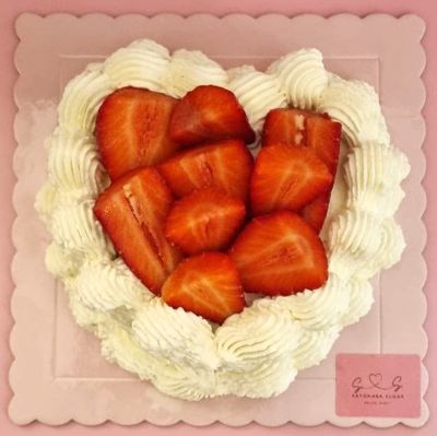 Tarta de fresas con nata