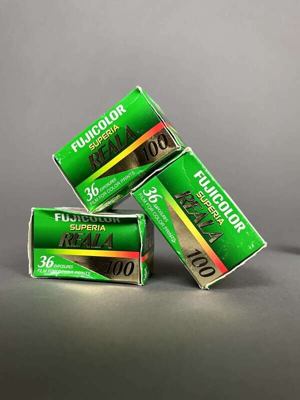 Fujifilm Fujicolor Superia Reala 35mm 100 Speed