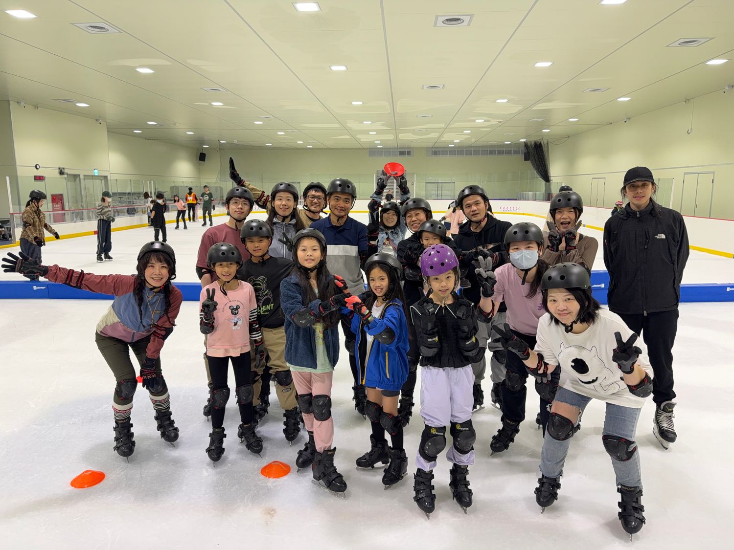 【室內滑冰】新北土城運動中心冰刀滑冰體驗