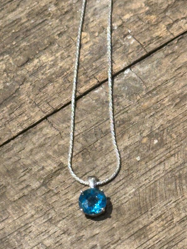 14kw Blue Topaz 8mm Pendant
