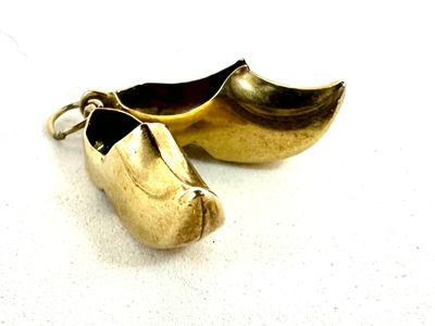 14kt Dutch Clogs Charm Pair