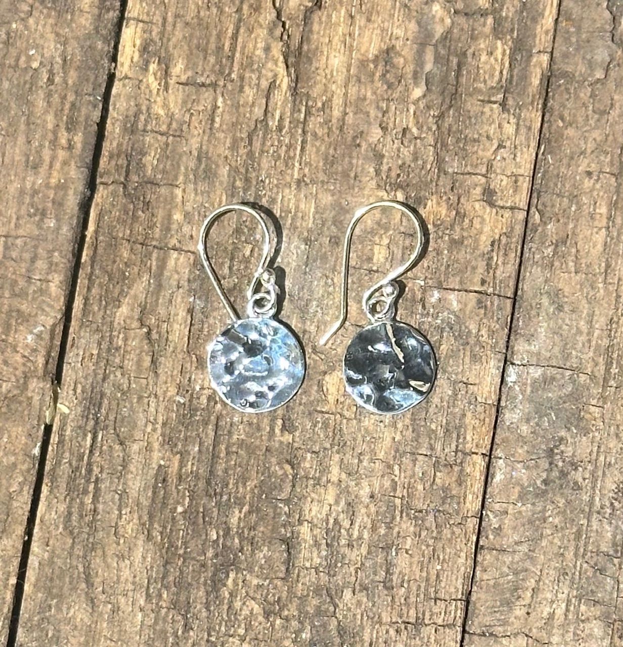 Hammered Circle on Wire