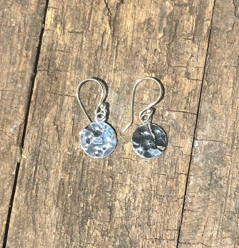 Hammered Circle on Wire