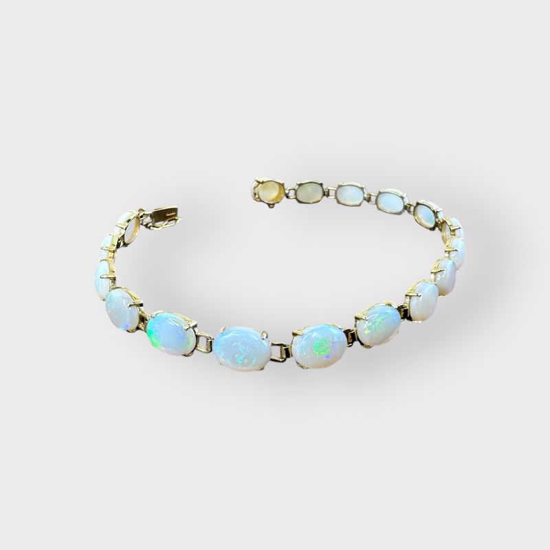 14kt Gold Opal Link Bracelet with 17 Oval Opal Cabochons