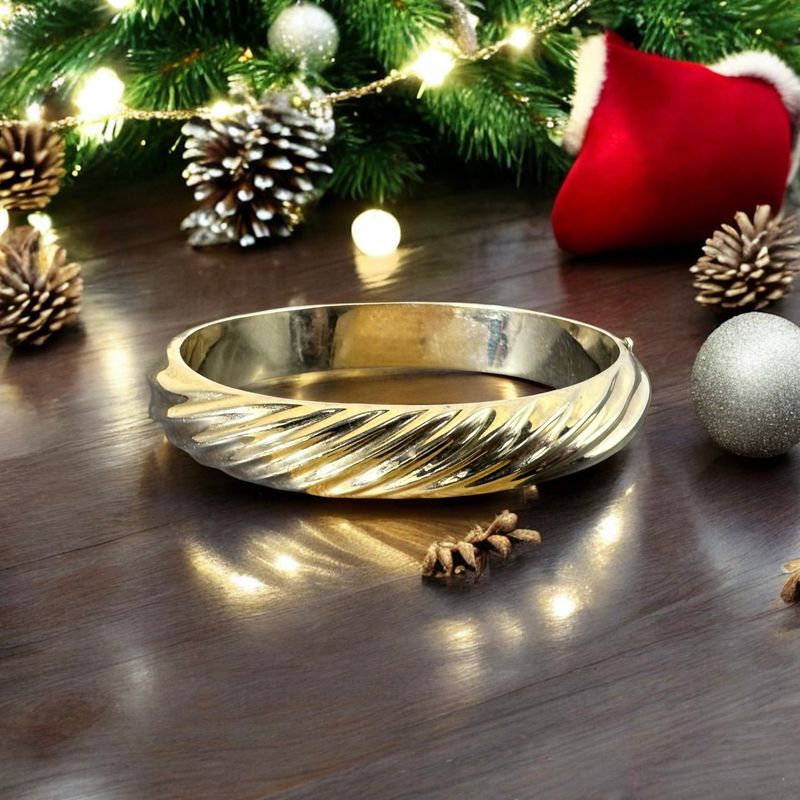 14k Gold Raised Sculptural Design Bangle