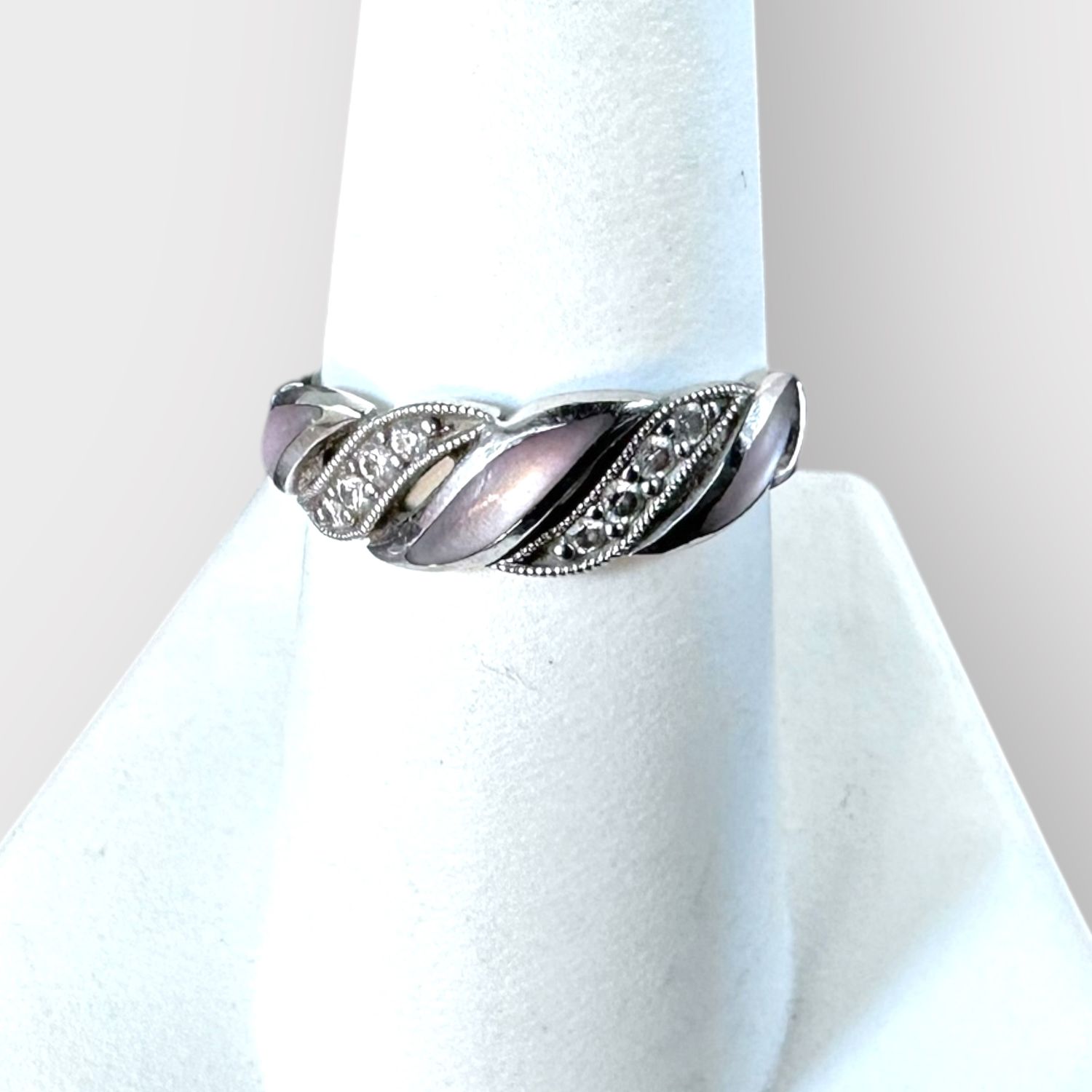 14k White Gold Kabana Inlay Ring MOP, Diamond