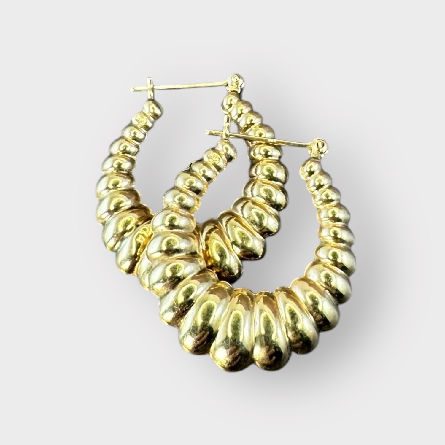 14K Yellow Gold Scalloped Hoop Earrings