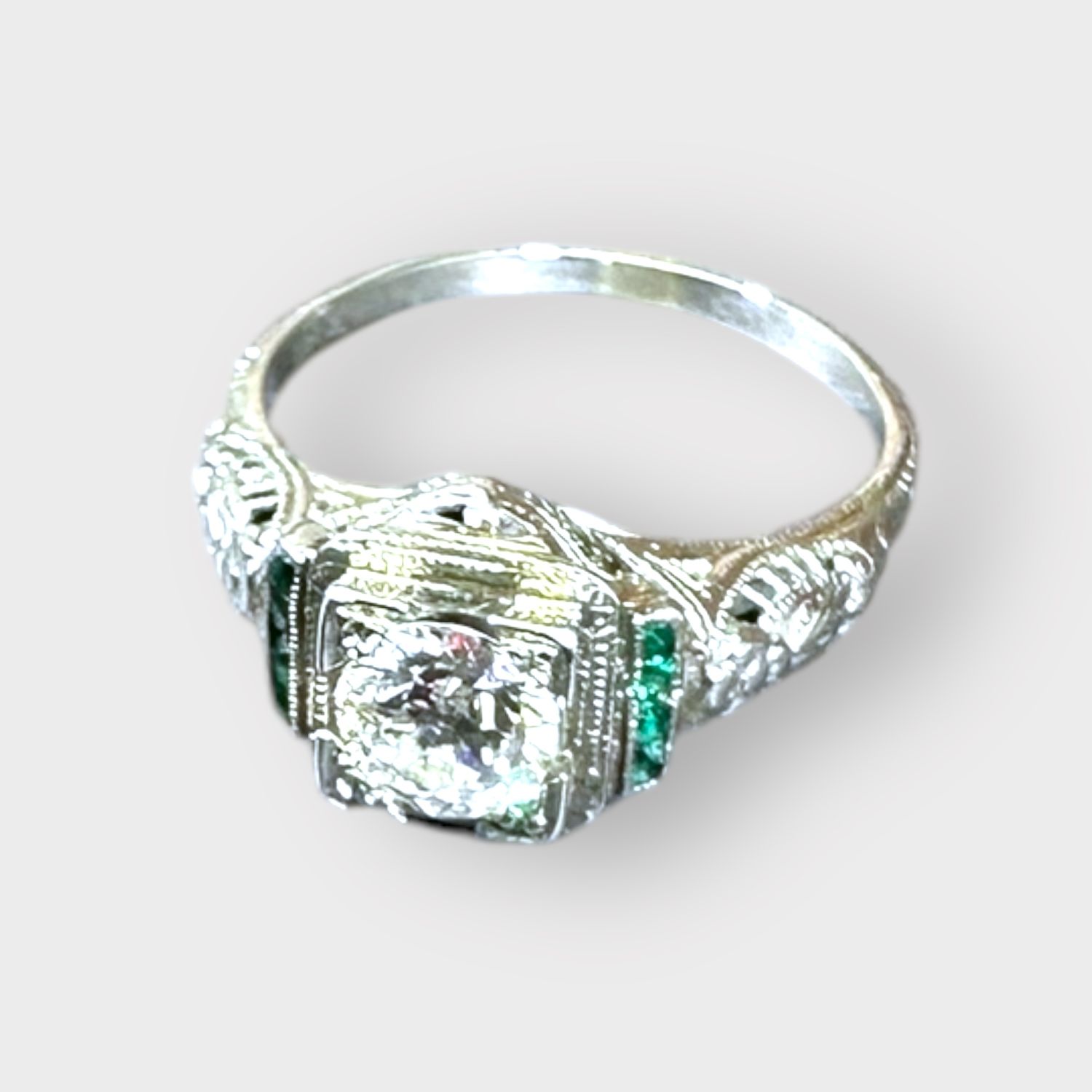18k White Gold Art Deco Diamond &amp; Emerald Filigree Ring Aprox 0.65 carats