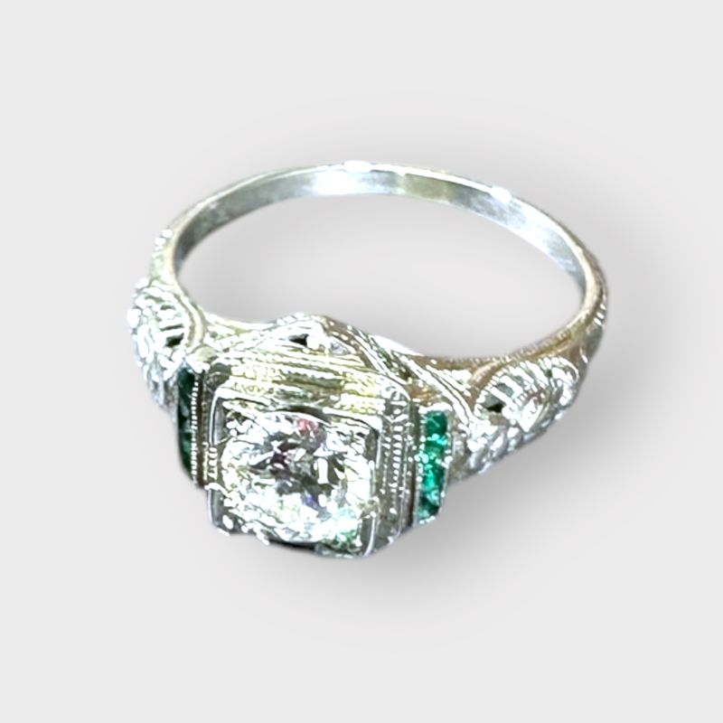 18k White Gold Art Deco Diamond &amp; Emerald Filigree Ring Aprox 0.65 carats