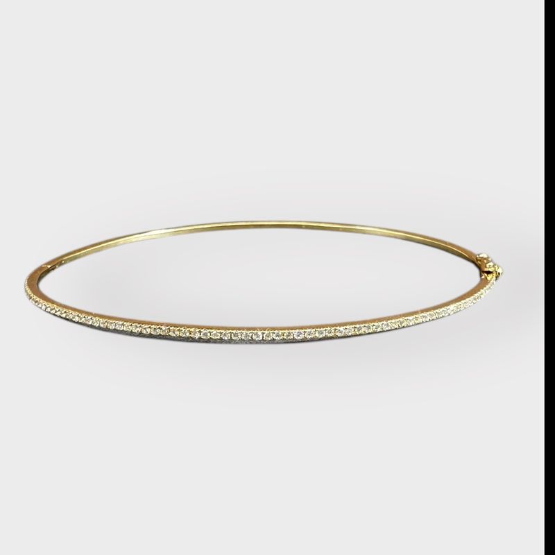 18K Yellow Gold Hinged Bangle With Pave Diamonds