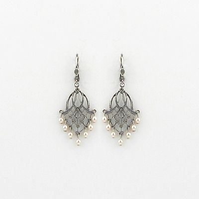 Object of Desire Silver Earring Pearl